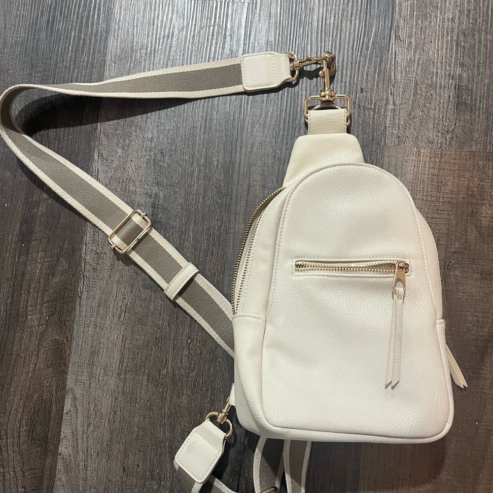 Universal Thread Sling Pack Crossbody Bag